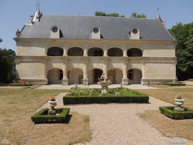 Château de Dampierre ( Charente maritime ) - Dscn4756.jpg Dscn4756.jpg