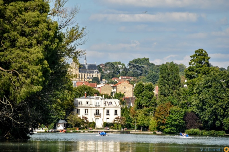  Vue sur la villa du lac 