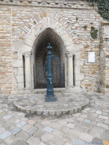 Fontaine aux Pèlerins